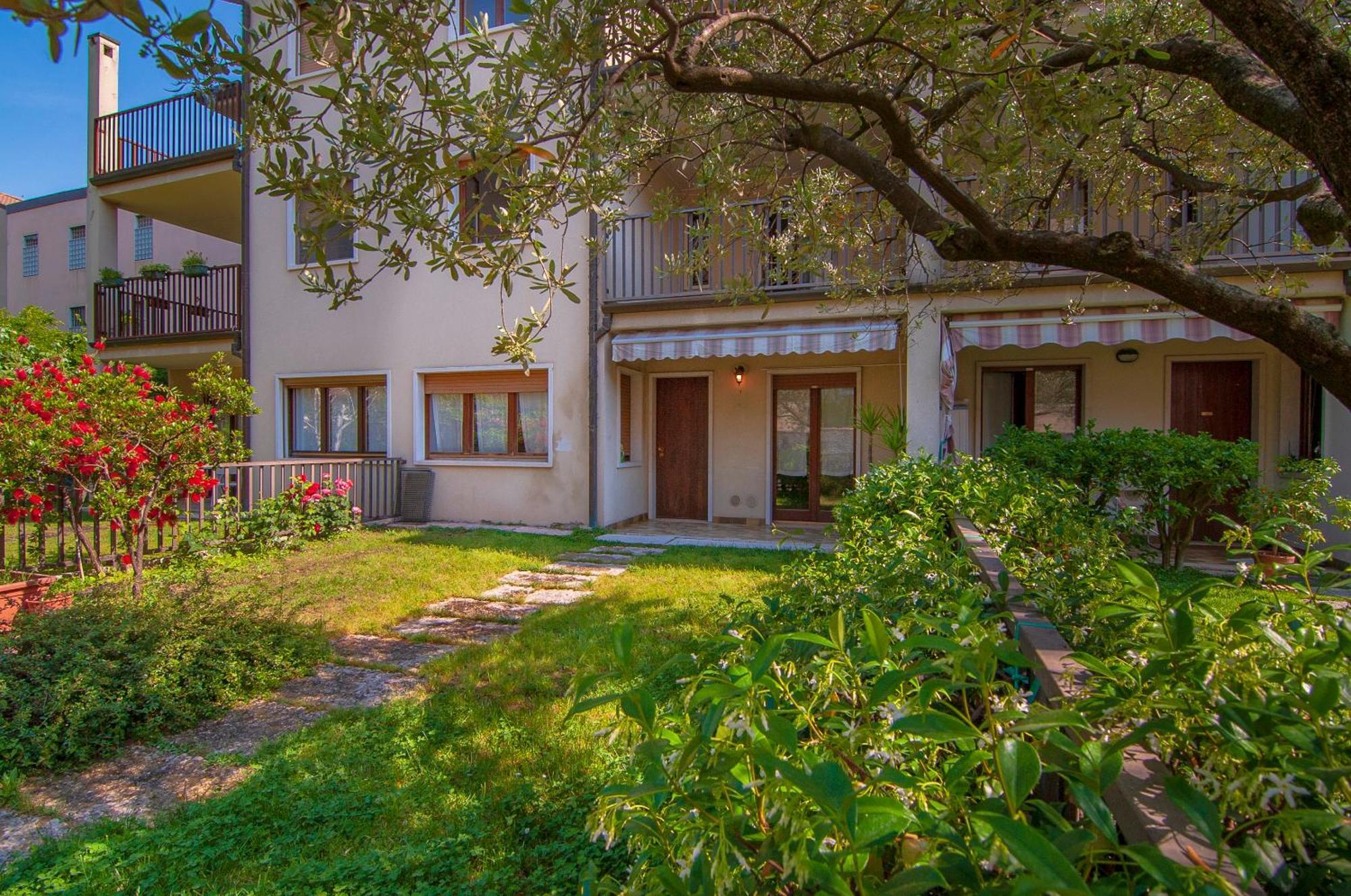 Gardenhouse - Wifi And Garden Hotel Verona Buitenkant foto